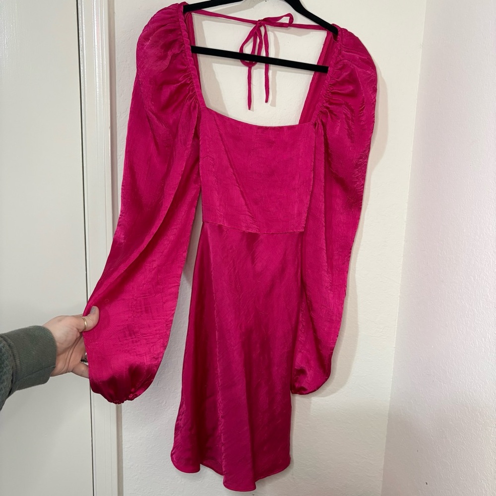 Lovers + Friends Azusa mini dress in berry pink satin crinkle fabric size small - Picture 3 of 12